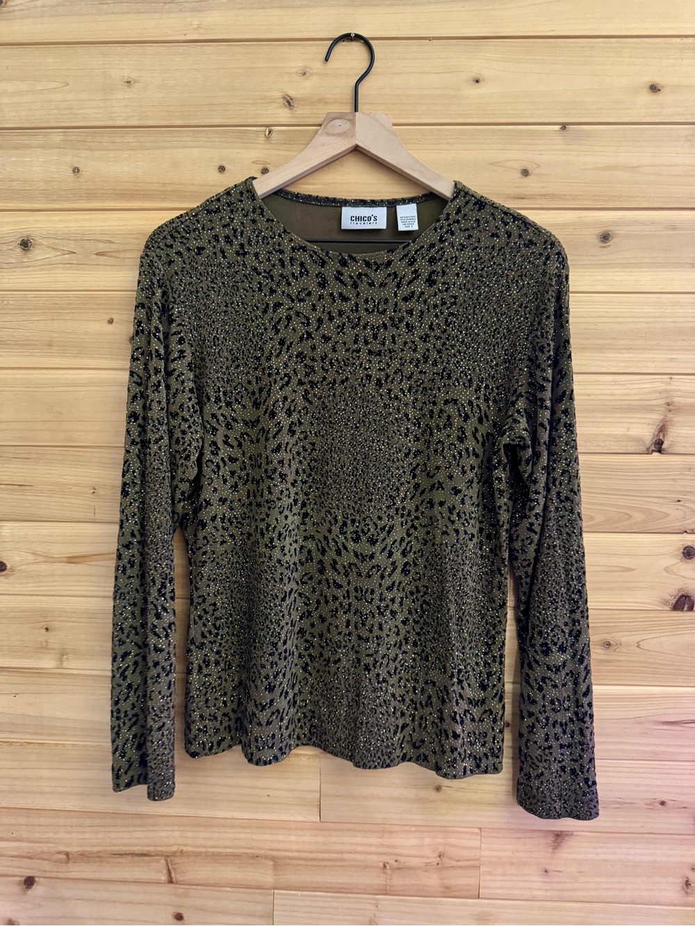 Chicos Travelers Size 1/Medium Anti Wrinkle Leopard Cheetah Bedazzled Top